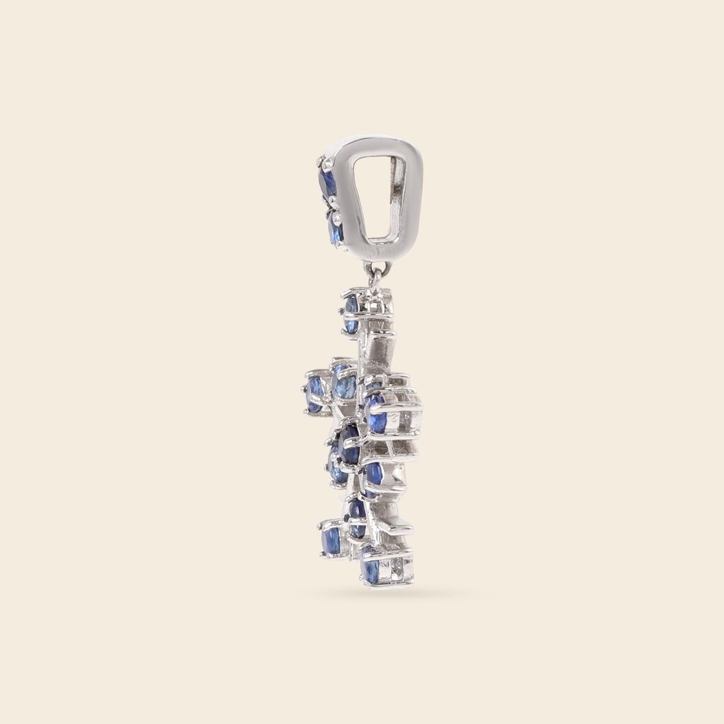Blue sapphire snowflake pendant in 925 silver — display view