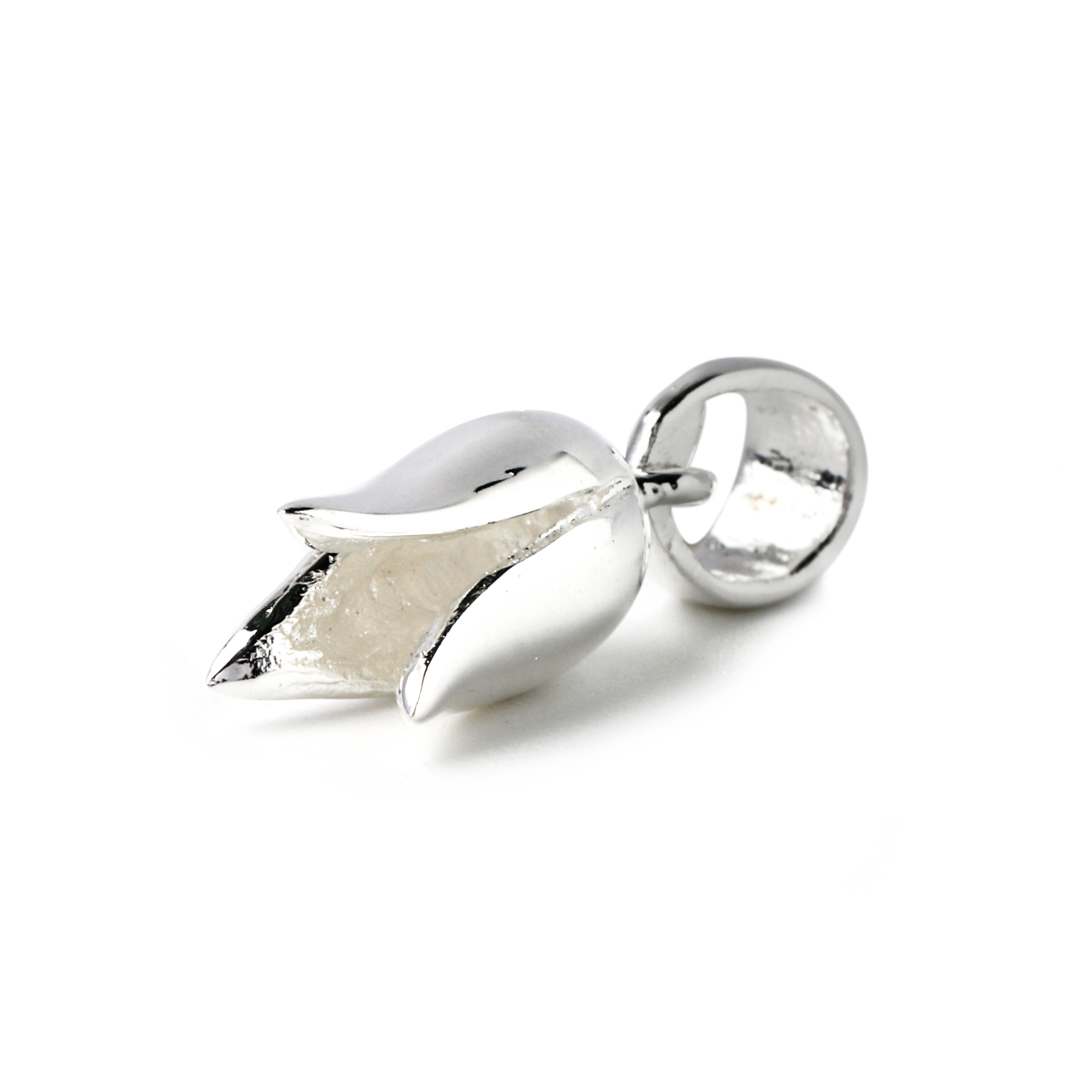 Floral sterling silver pendant with polished finish