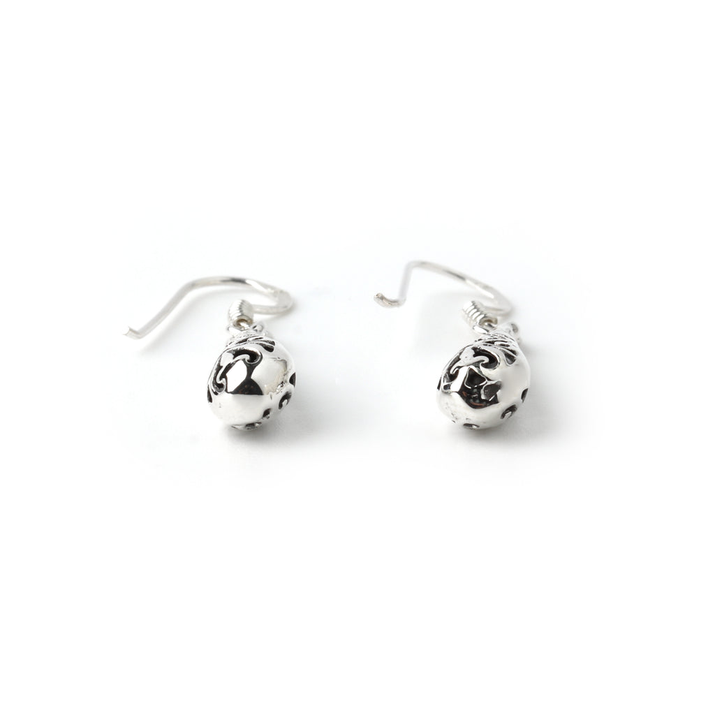 Elegant handcrafted filigree earrings in 925 sterling silver