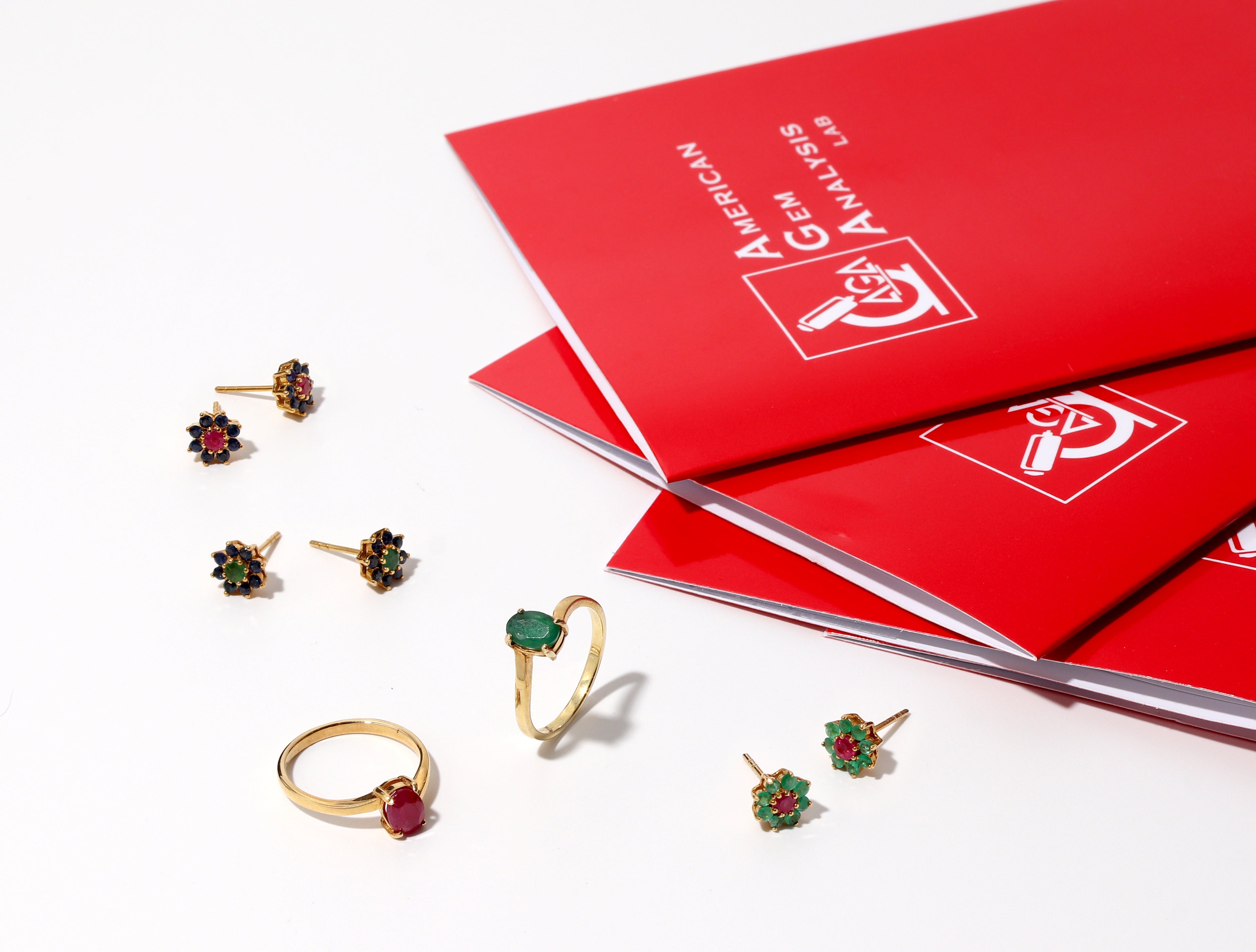 Natural Emerald Solitaire Ring in 18K Gold