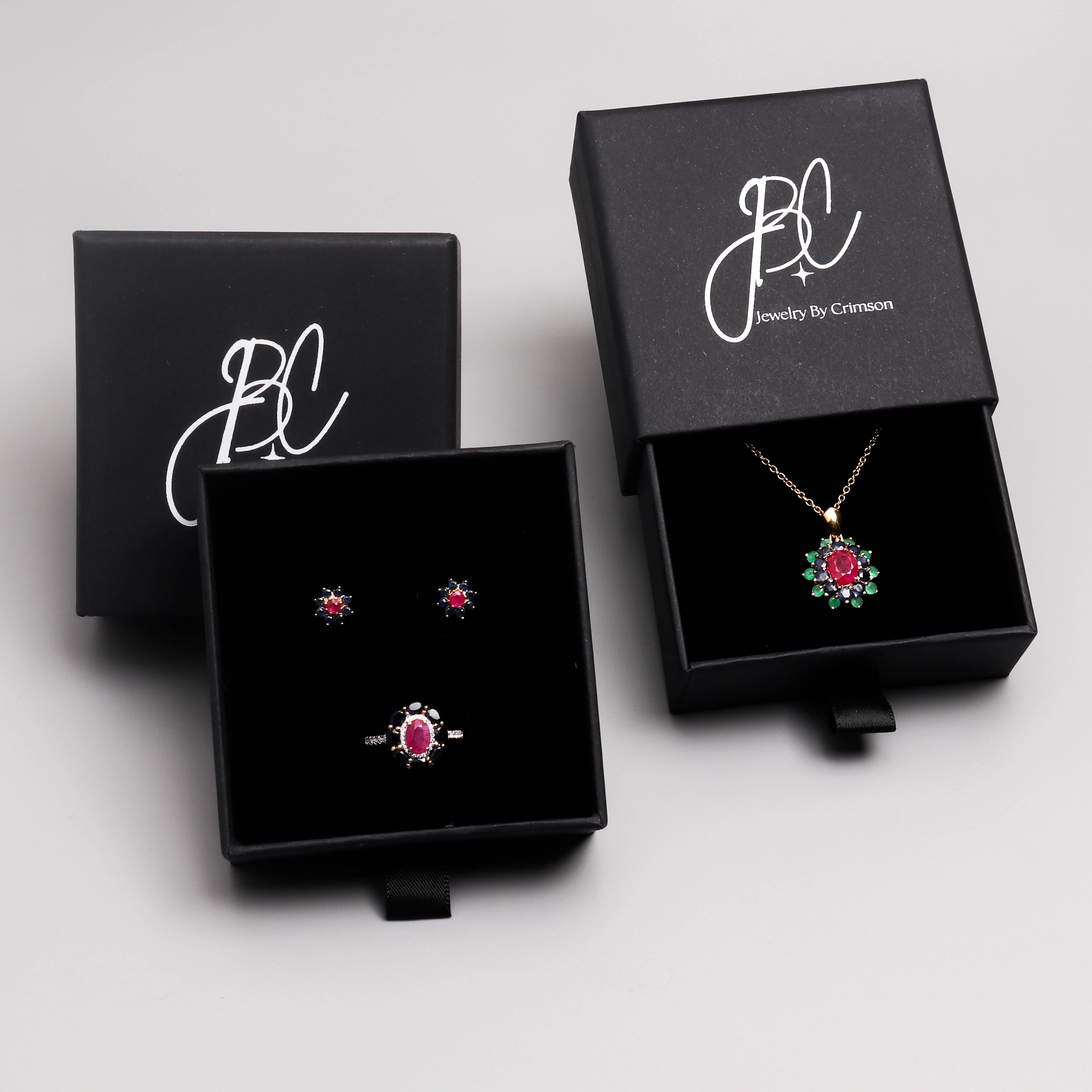 Rubin & Blauer Saphir Blüten-Ohrstecker in 18K Gold