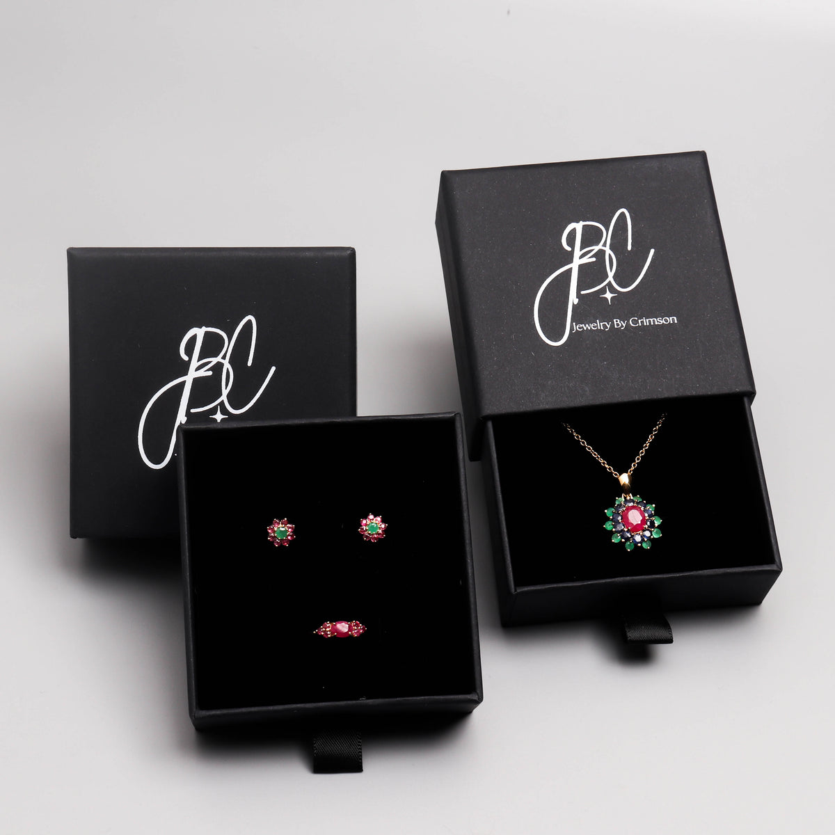 Pendientes de Botón de Flor con Esmeralda y Rubí en Oro 18K