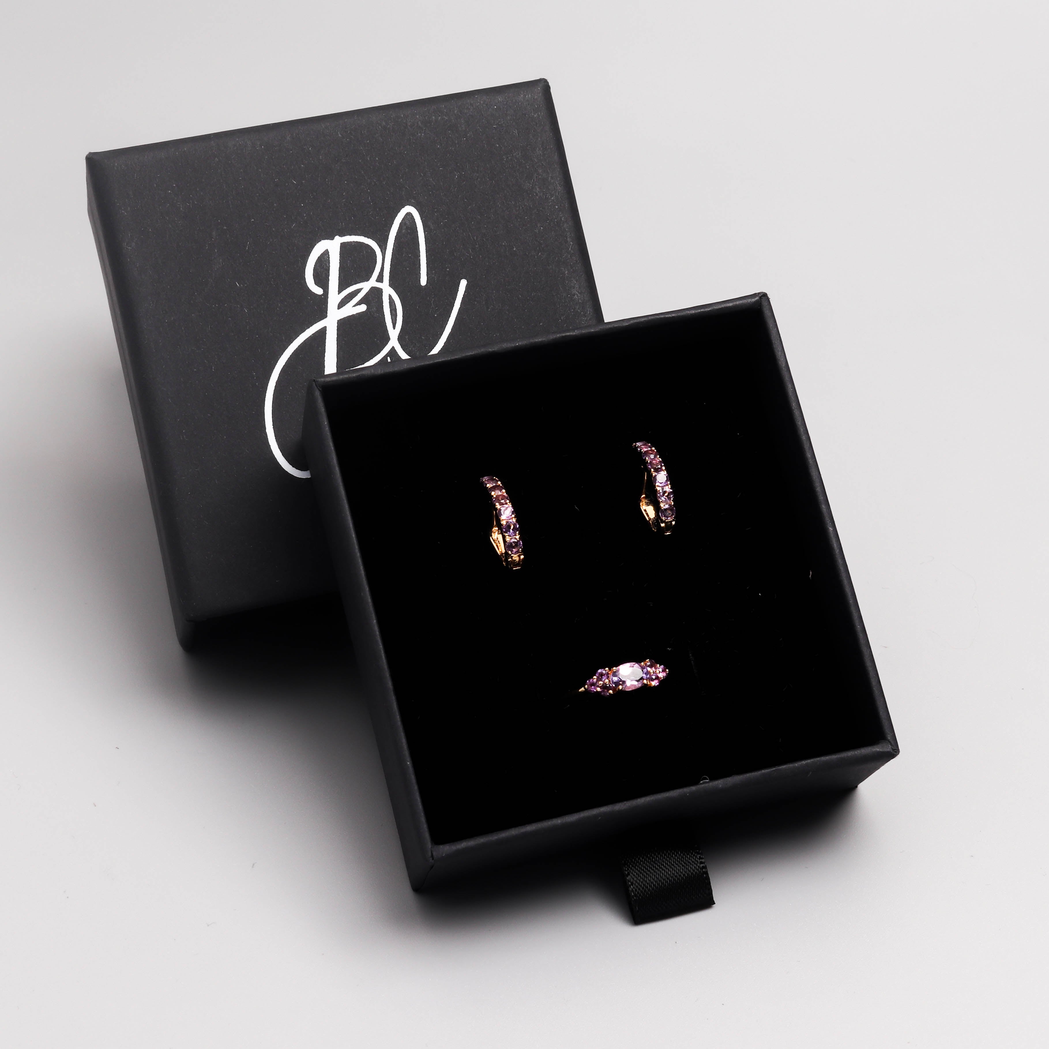 Amethyst Huggie Hoop Earrings in 18K Gold