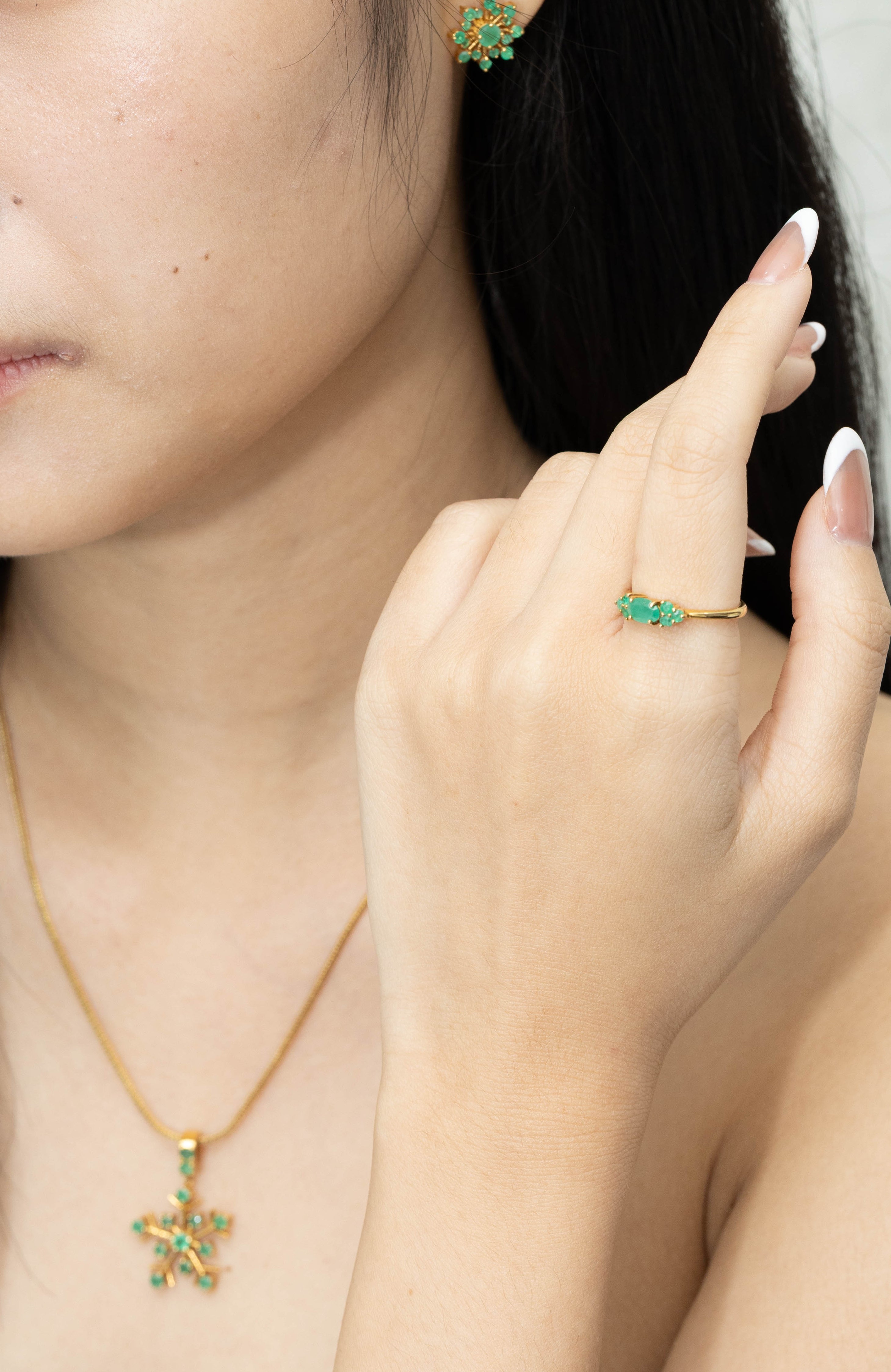 Minimalist emerald gemstone ring for women