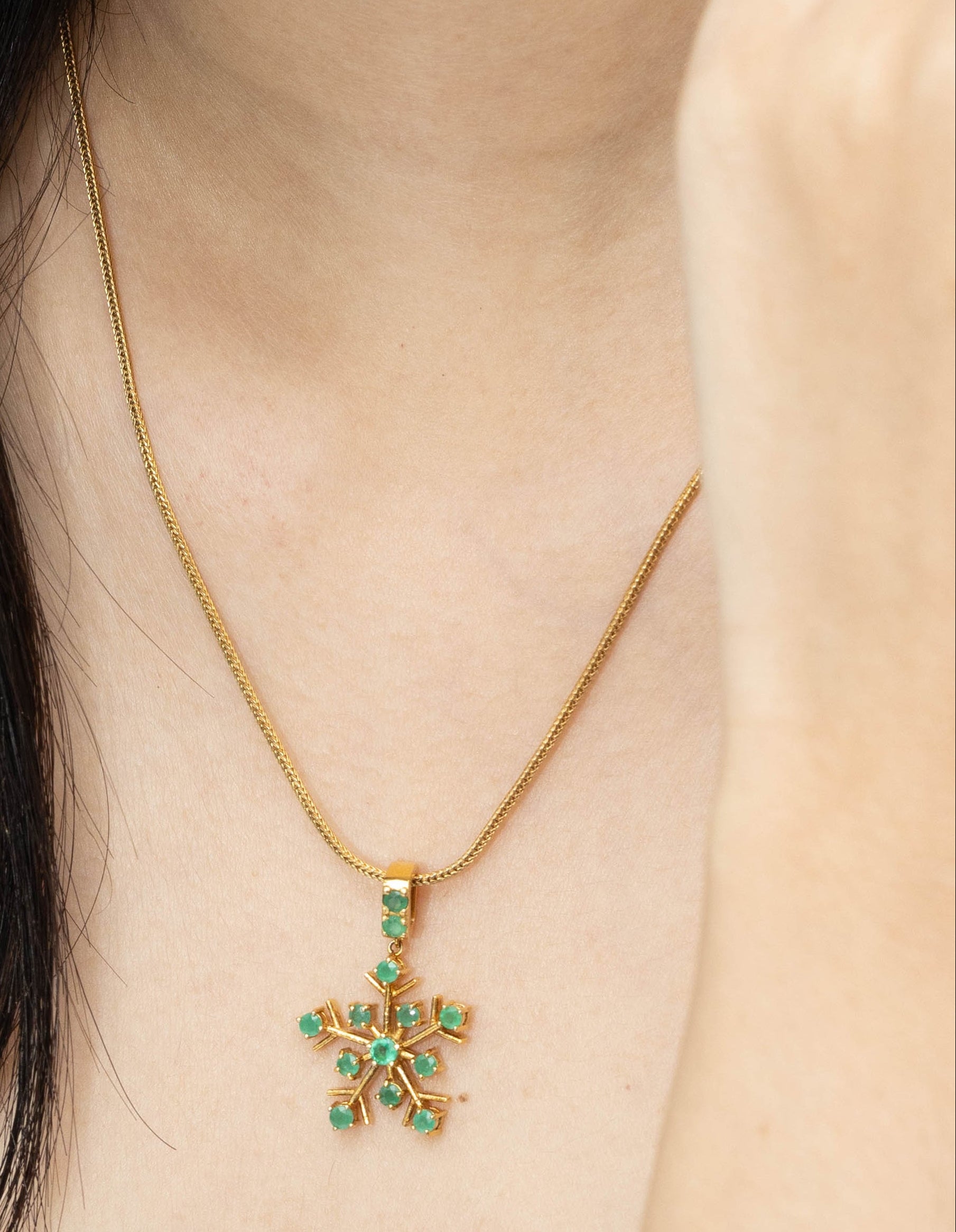 Minimalist emerald gemstone pendant for women