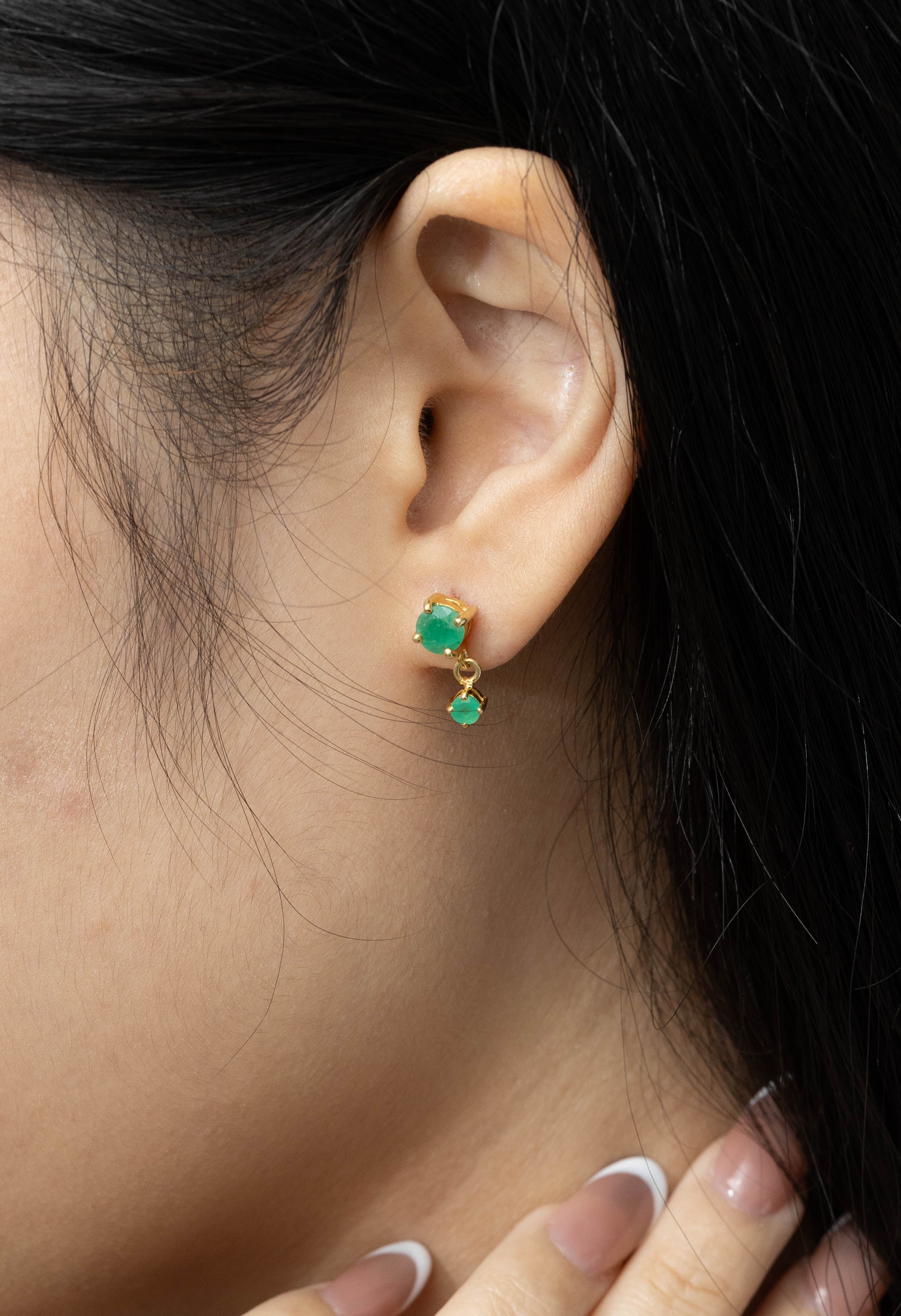 Elegant green emerald drop earrings for women