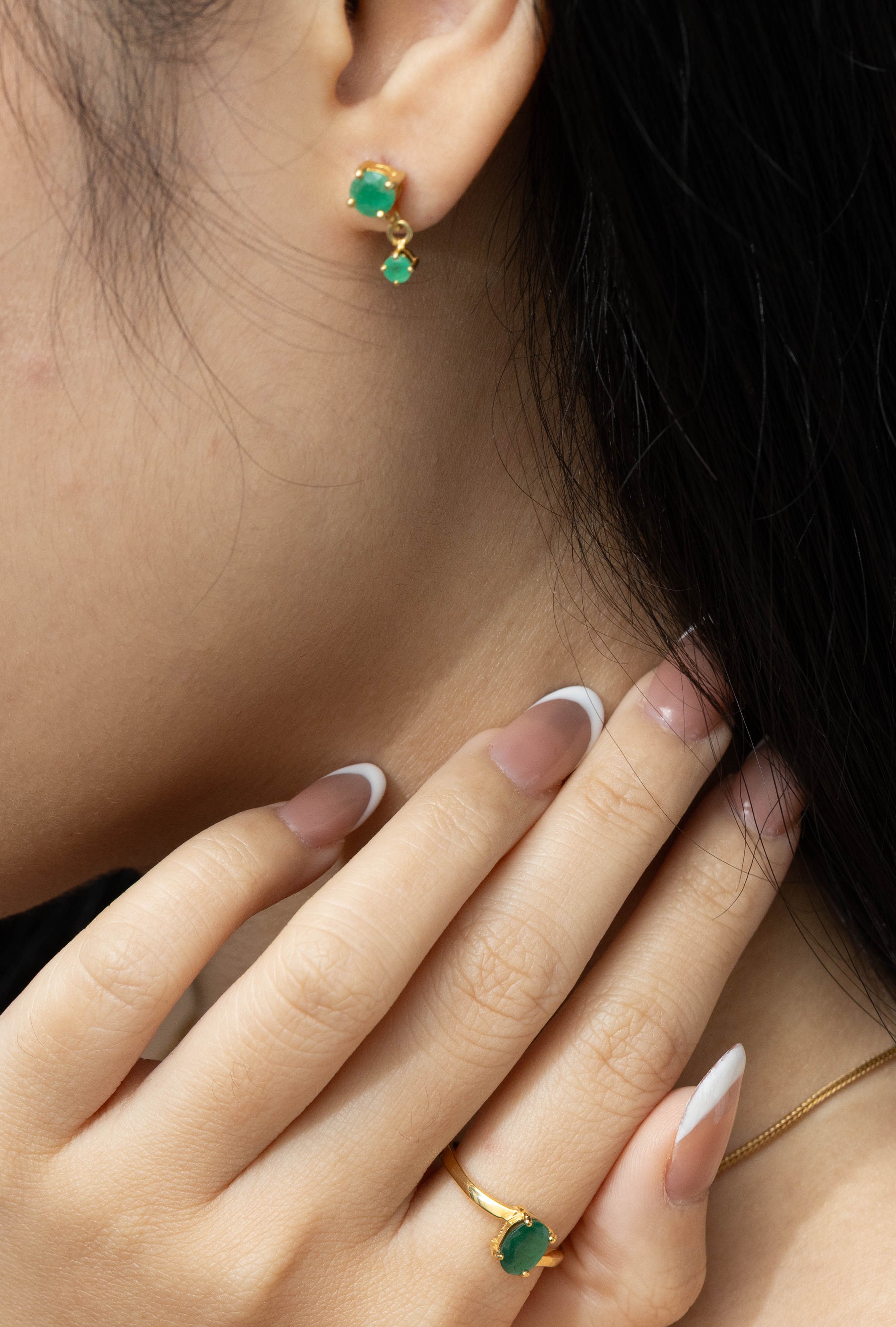Handcrafted emerald drop earrings in 925 sterling silver
