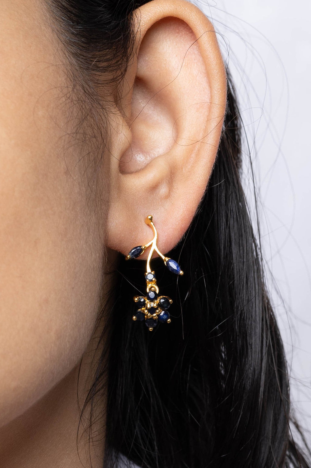 Nature inspired sapphire earrings handcrafted in sterling silver