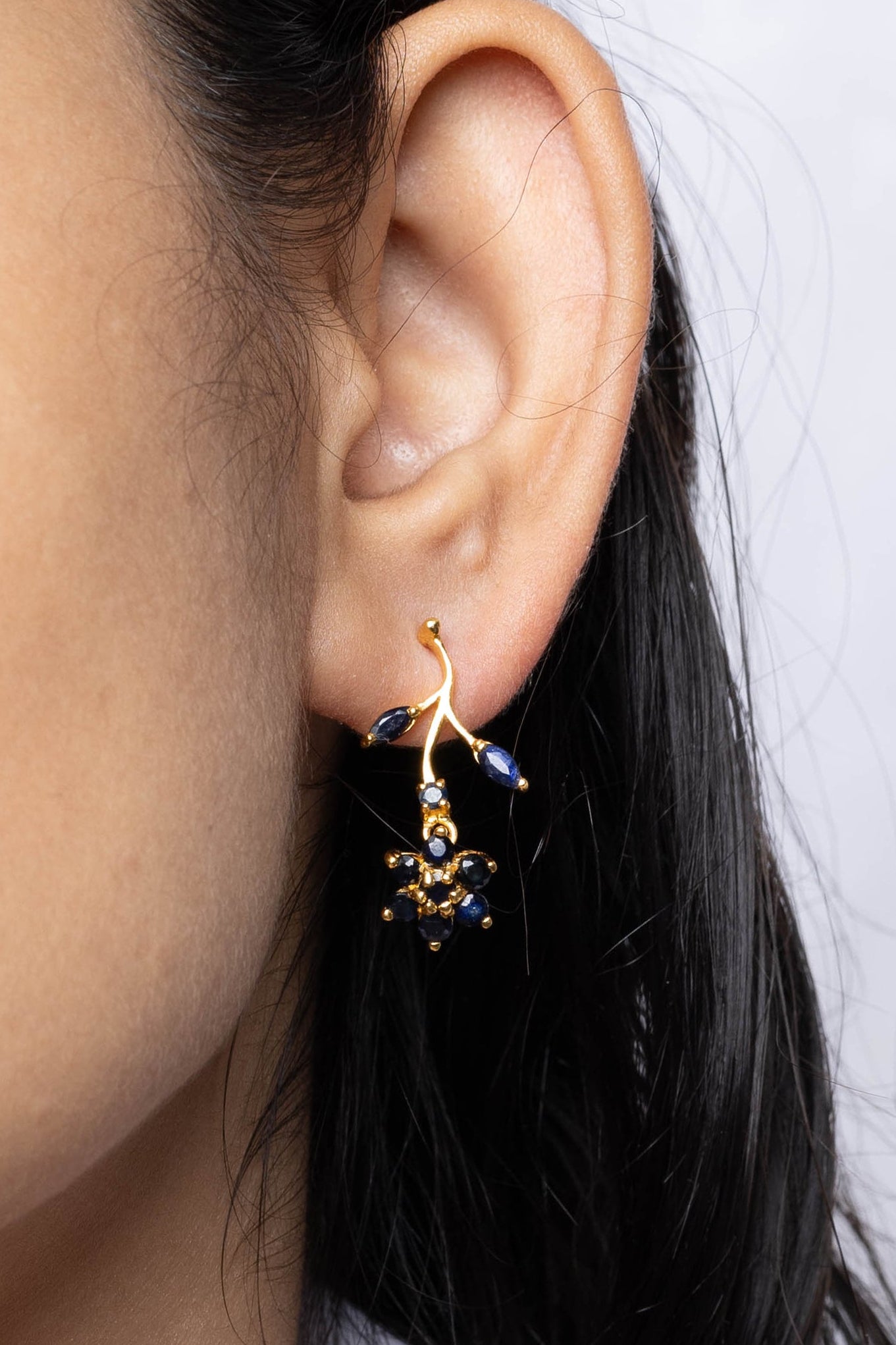 Nature inspired sapphire earrings handcrafted in sterling silver