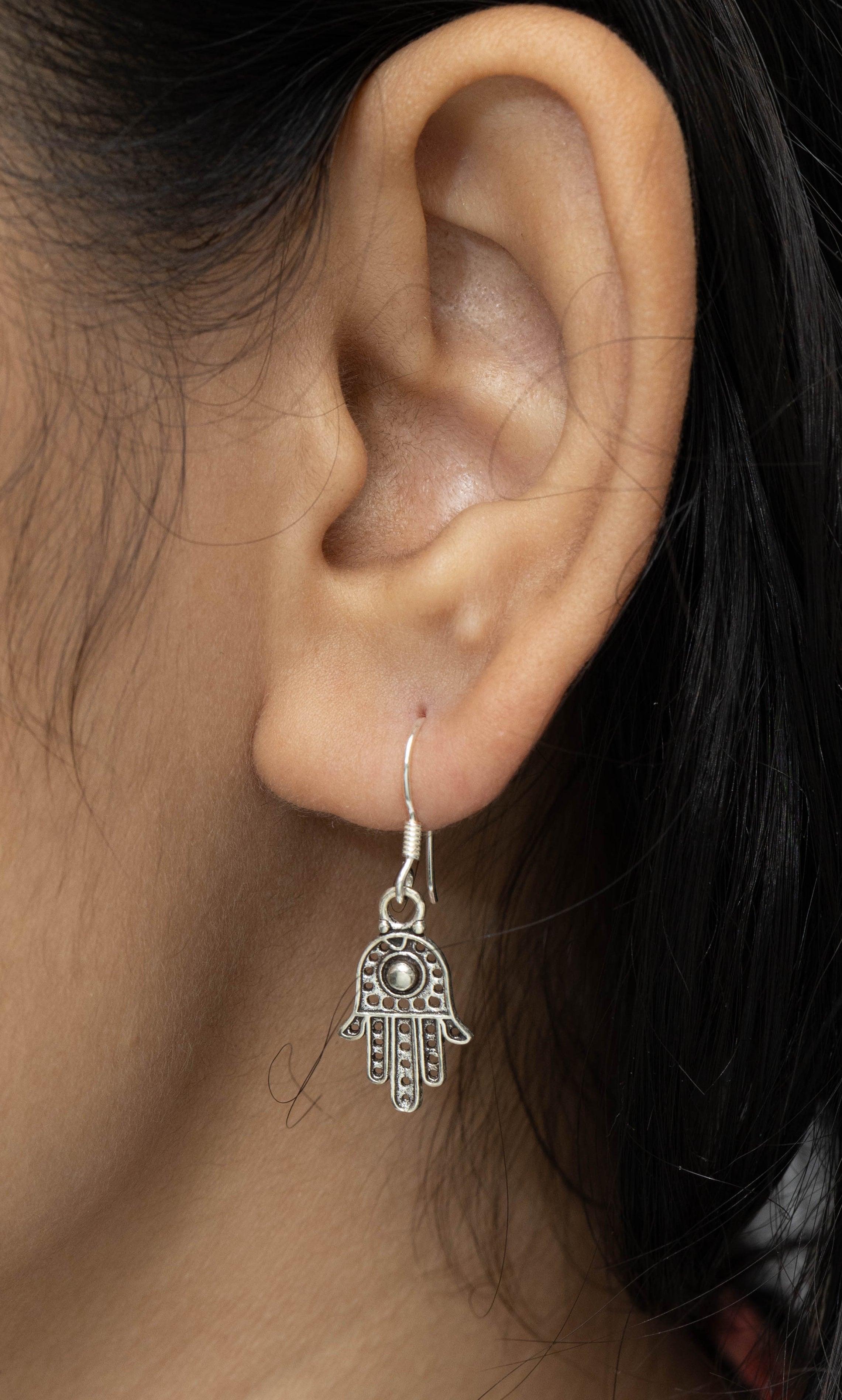 Minimalist Hamsa drop earrings in 925 silver