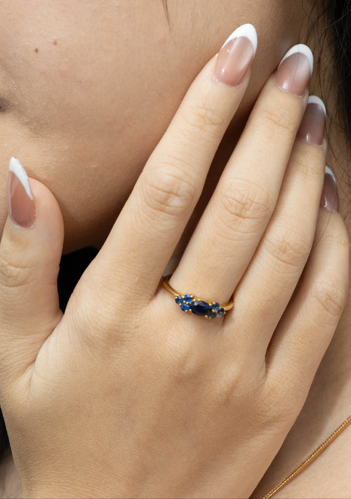 Minimalist blue sapphire gemstone ring for women