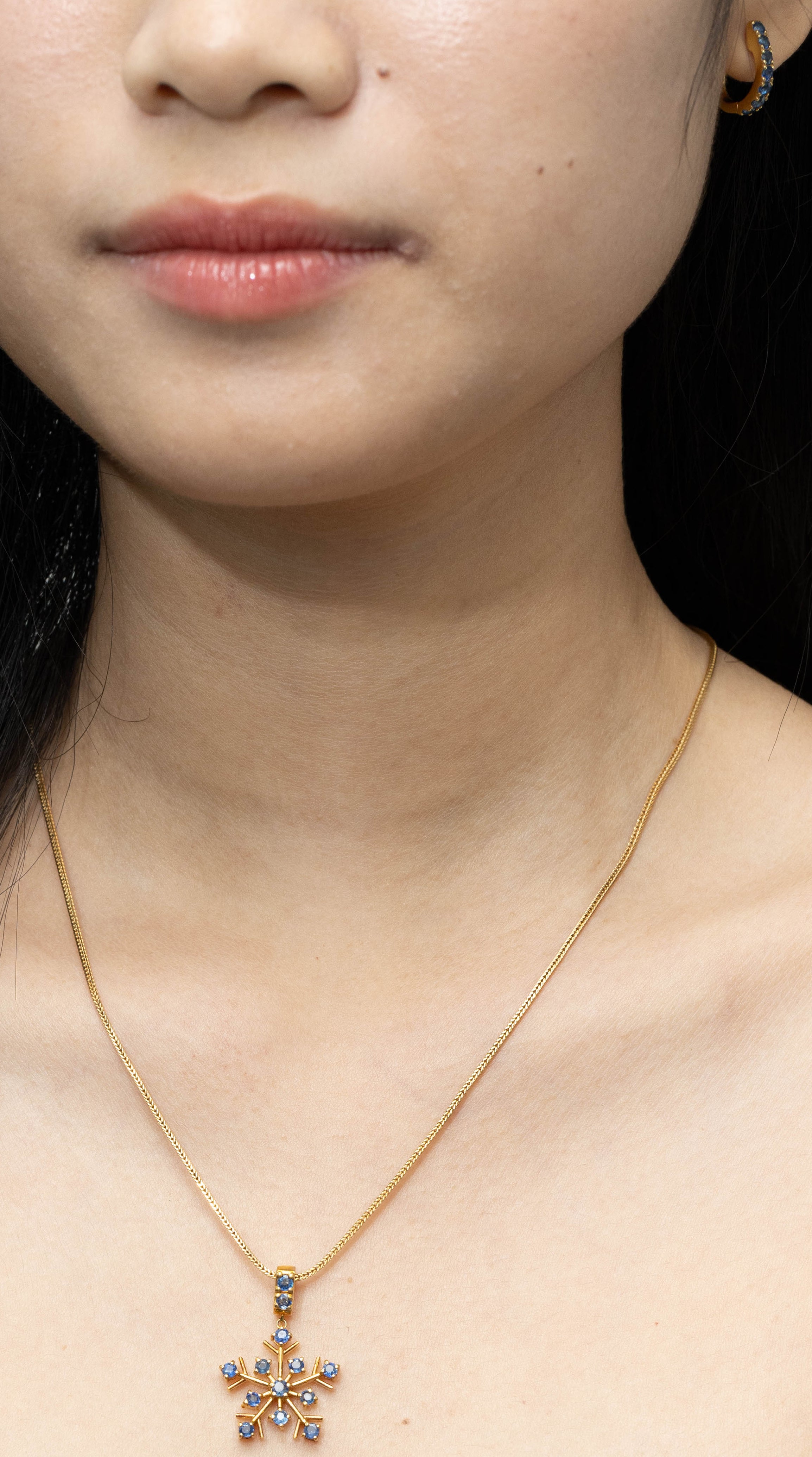 Minimalist sapphire gemstone pendant for women