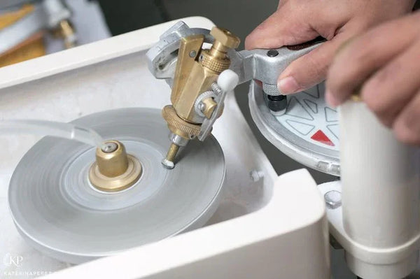 In-house gemstone cutting and 925 sterling silver jewelry production in Bangkok