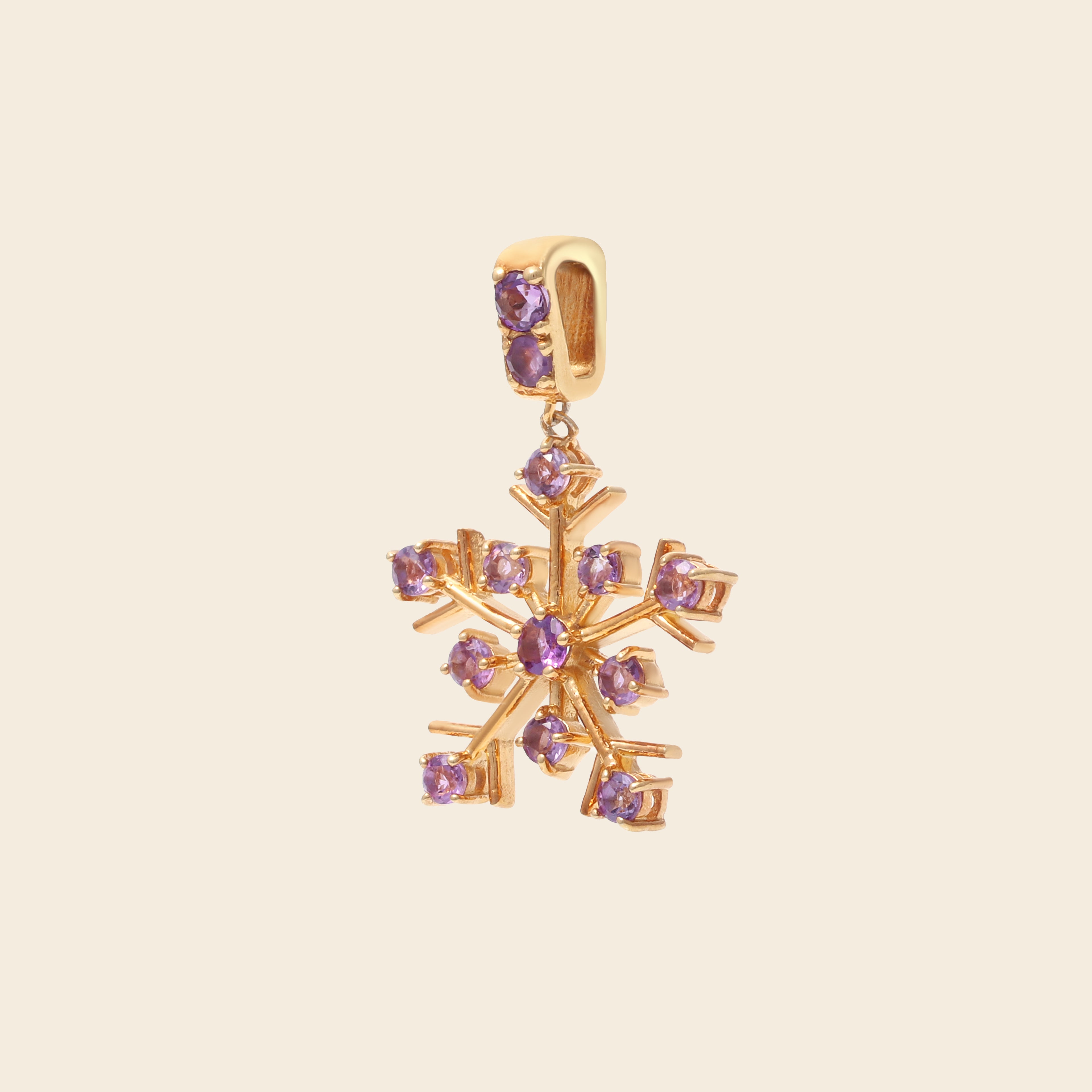Amethyst snowflake pendant in 18K gold — display view