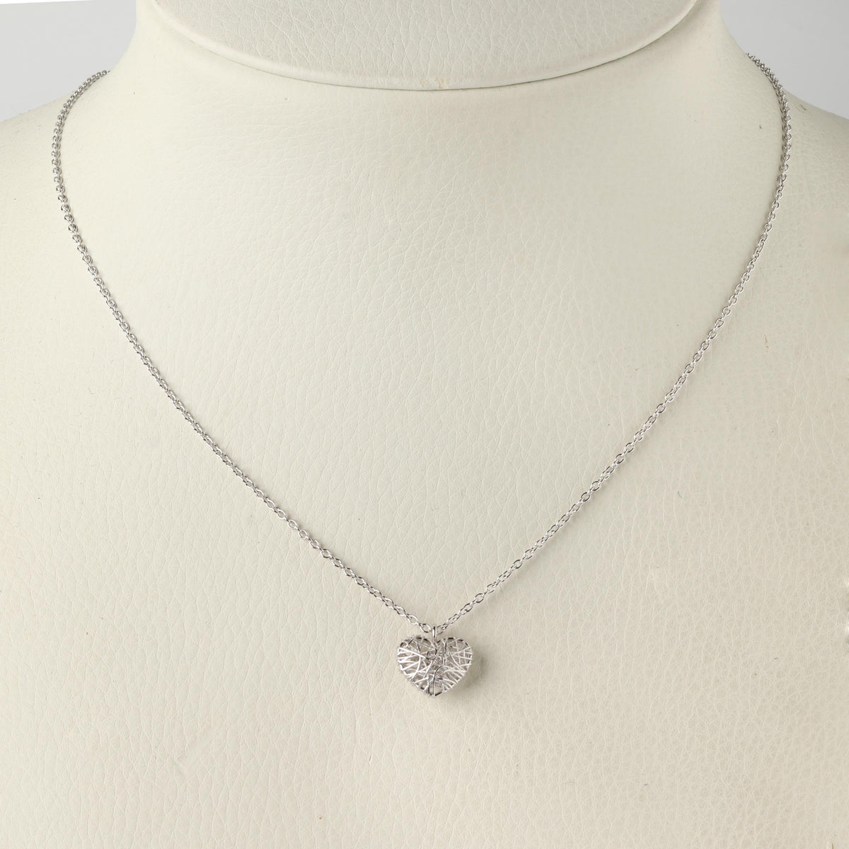 Sterling Silver Heart Necklace – Polished 925 Silver Heart Pendant Necklace