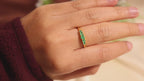 Natürlicher Smaragd-Ring mit fünf Steinen in 18K Gold