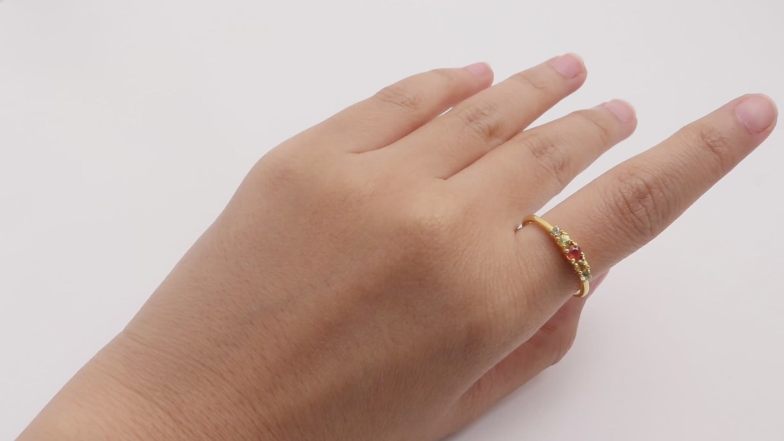 Rainbow sapphire five stone ring in 18K gold — video view