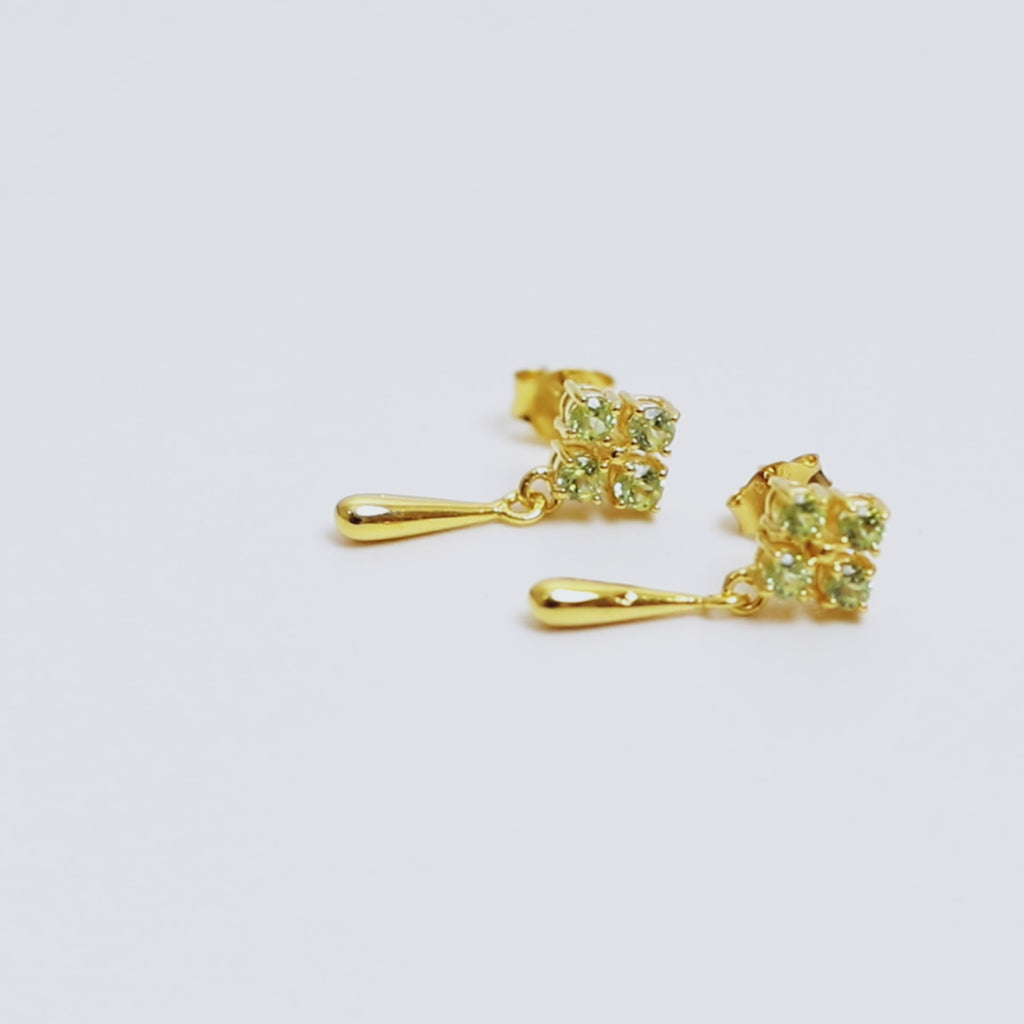 Peridot-Ohrhänger in 18K Gold