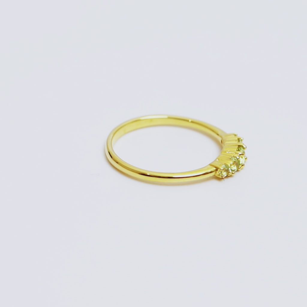 Peridot Five Stone Stacking Ring in 18K Gold